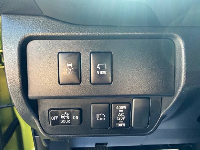 Used 2023 Toyota Tacoma TRD Sport w/ TRD Premium Sport Package AWD/4WD image 12