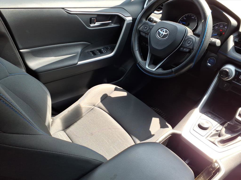 Used 2022 Toyota RAV4 SE image 16