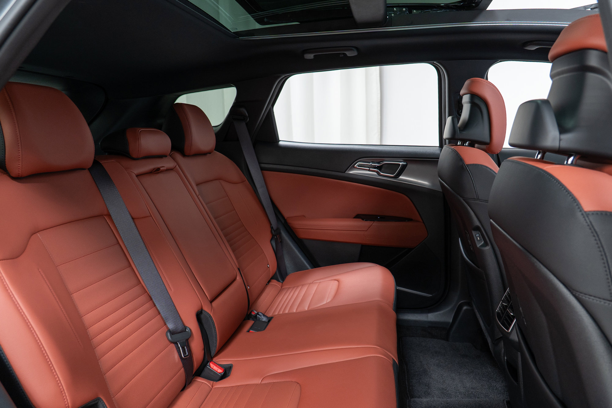 Used 2025 Kia Sportage SX Prestige image 24