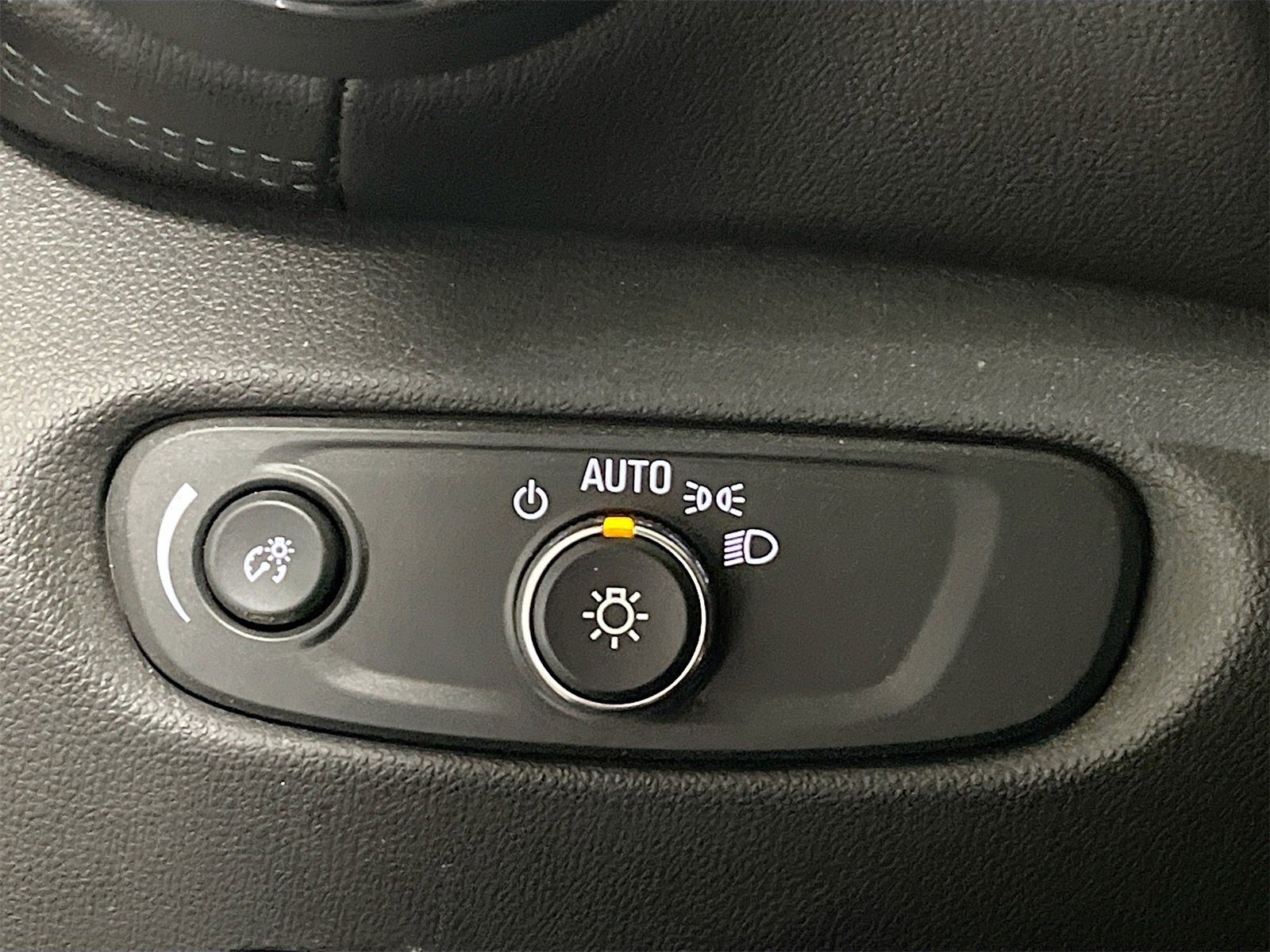 Used 2022 Chevrolet Blazer LT w/ Sound & Technology Package image 10