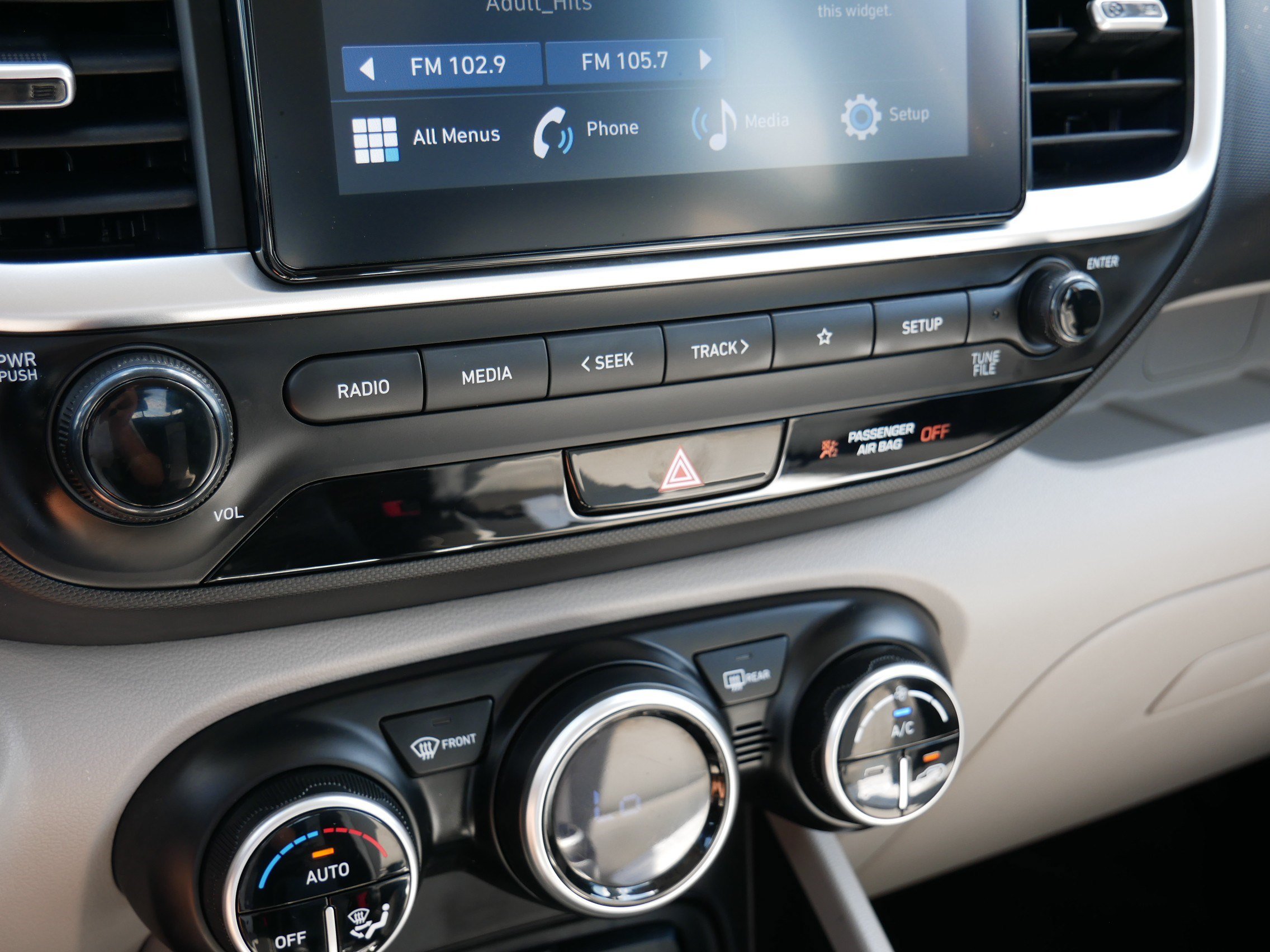 Certified 2024 Hyundai Venue SEL FWD image 23