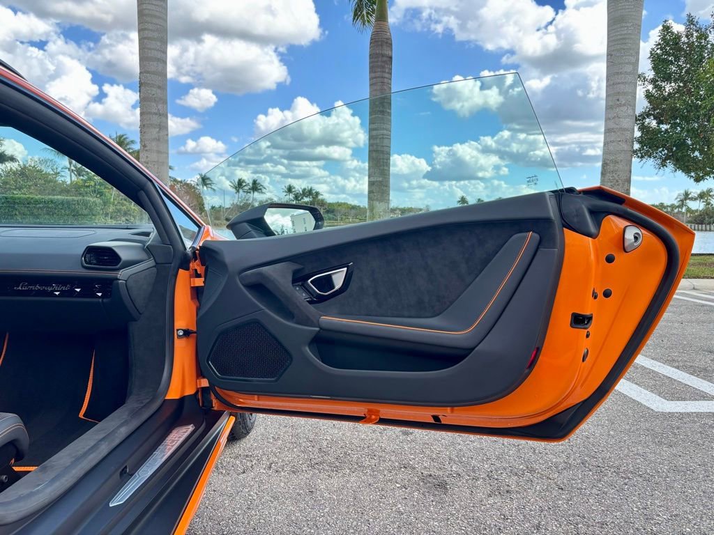 Used 2024 Lamborghini Huracan Sterrato image 20