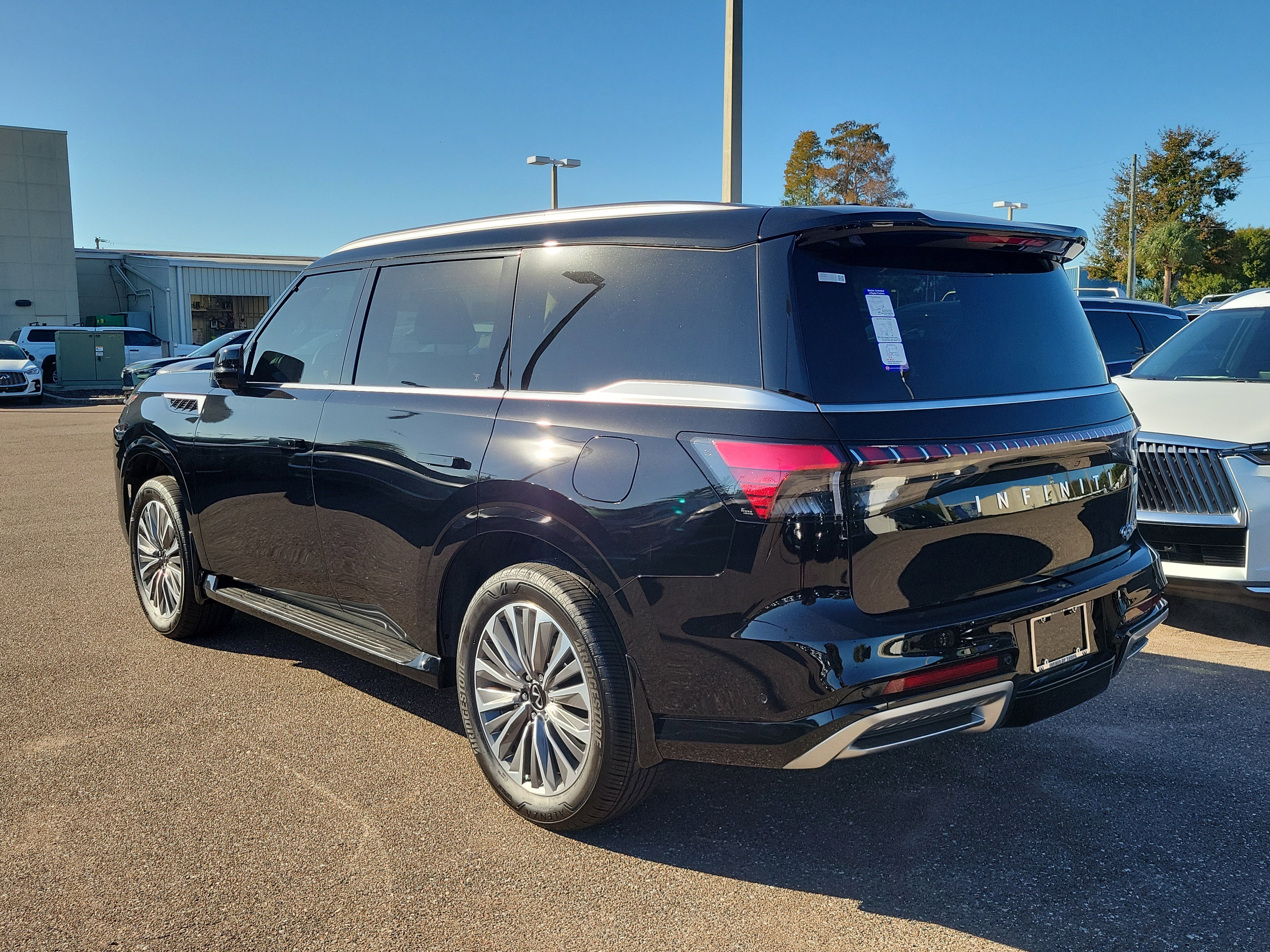 New 2026 INFINITI QX80 Luxe image 4
