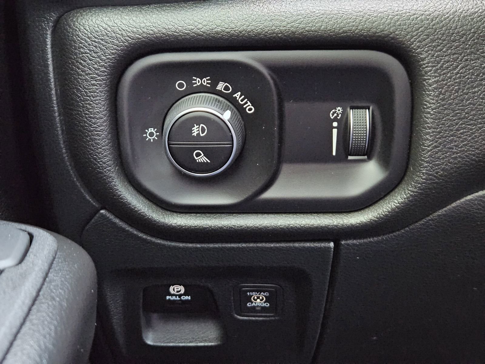 Used 2026 RAM 1500 Express AWD/4WD image 25