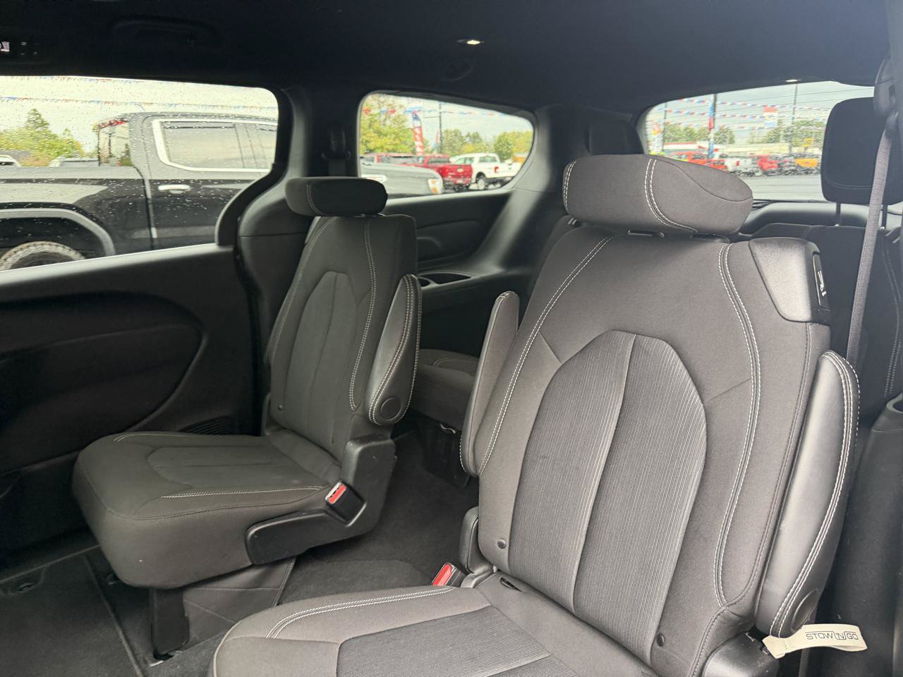 Used 2024 Chrysler Pacifica Touring FWD image 17
