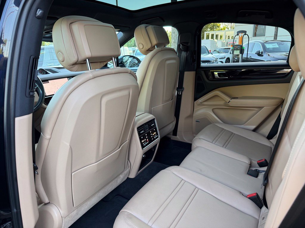 Used 2022 Porsche Cayenne S AWD/4WD image 26