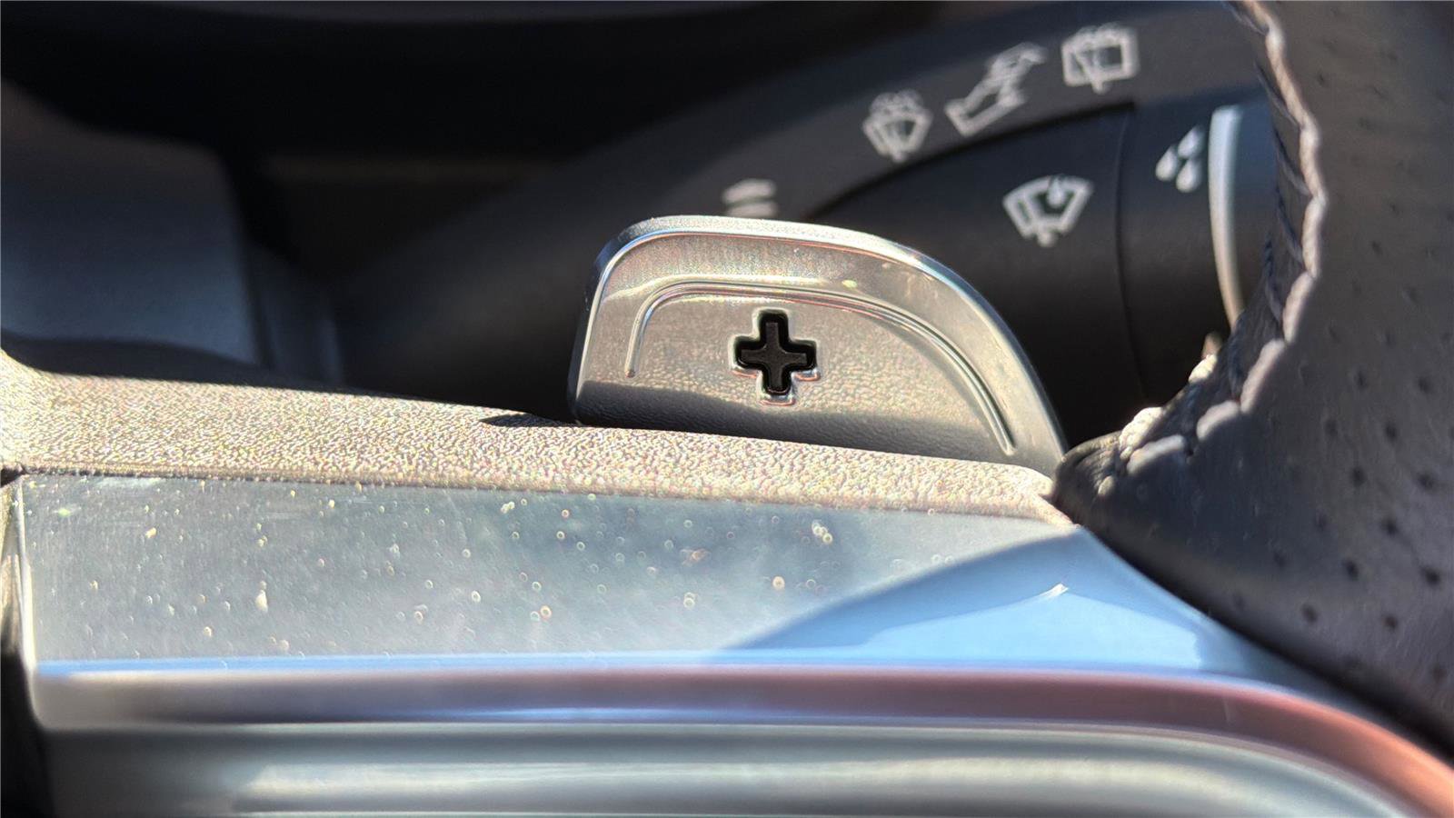 Used 2019 Volvo XC40 T5 Momentum image 30