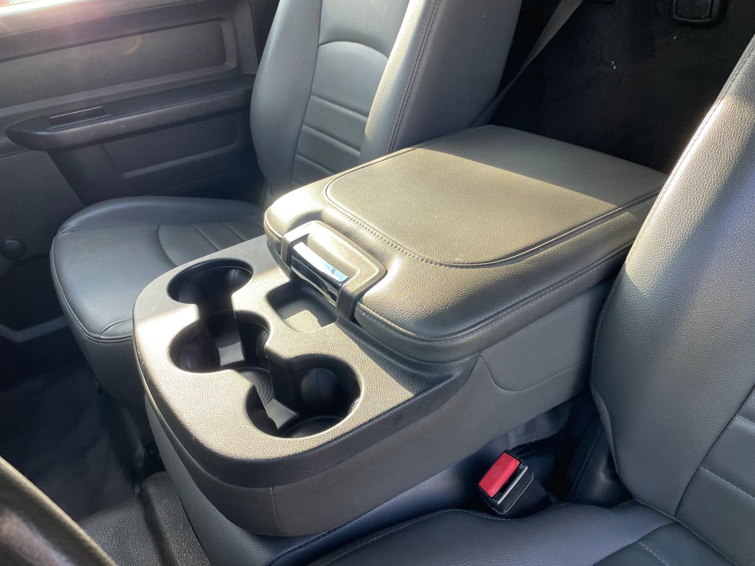 Used 2014 RAM 3500 Tradesman image 33