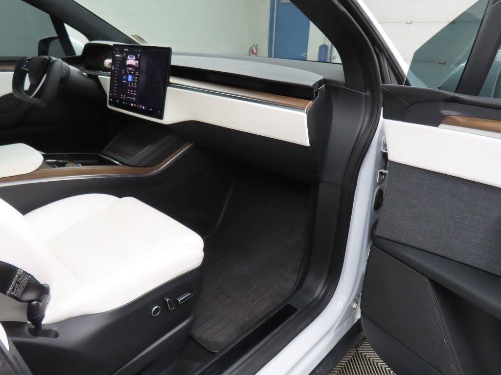 Used 2023 Tesla Model X image 35