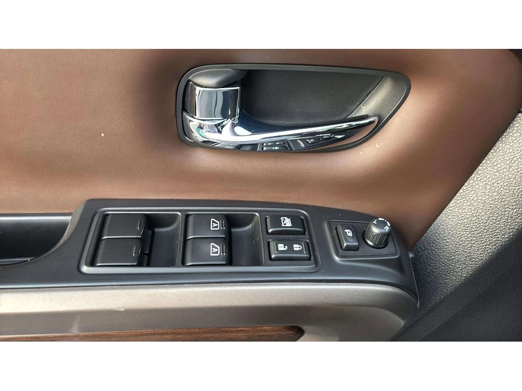 Used 2021 Nissan Titan Platinum Reserve w/ Moonroof Package image 19