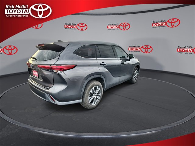 Used 2021 Toyota Highlander XLE image 8