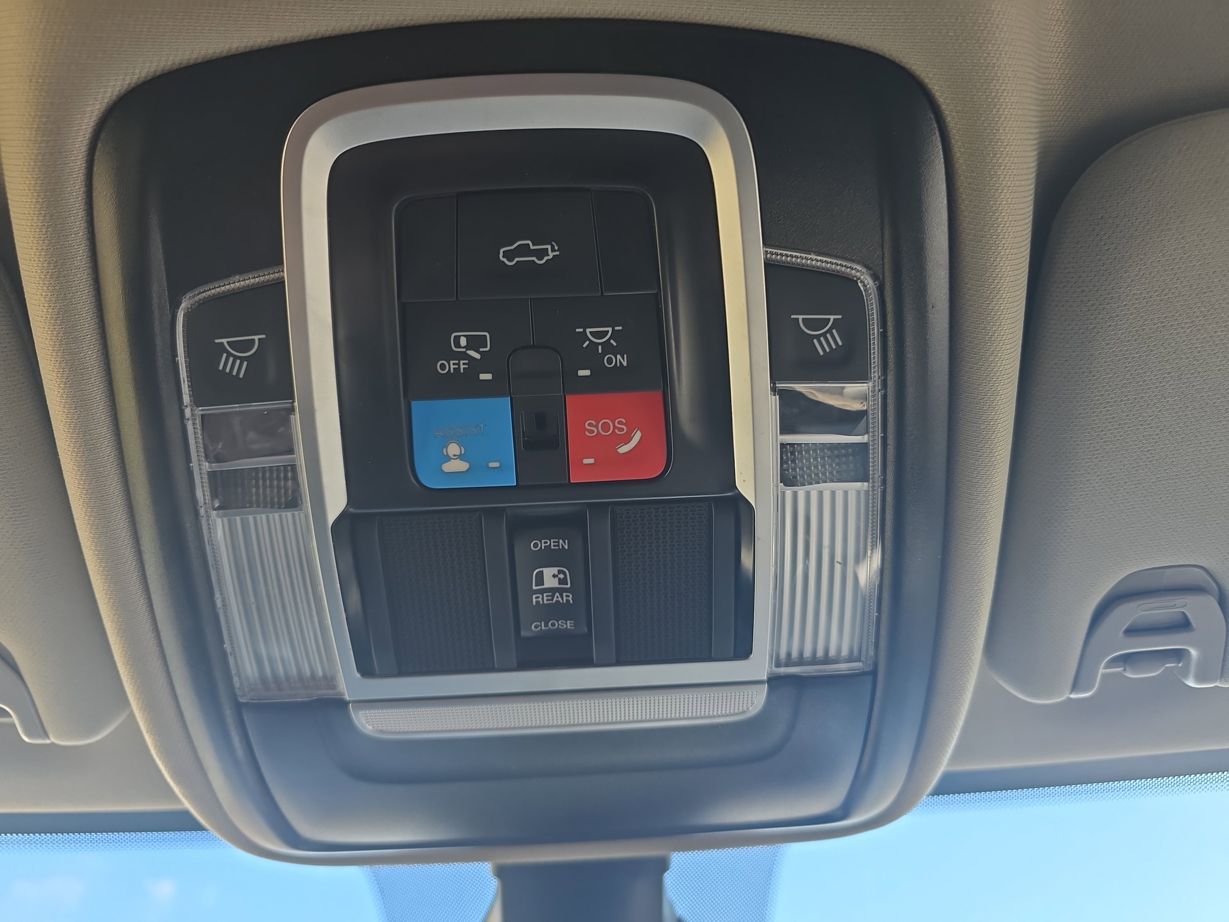 Used 2024 RAM 2500 Laramie image 33