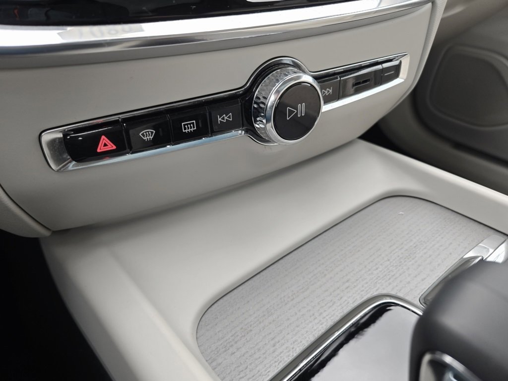 Certified 2024 Volvo V60 B5 Cross Country Plus image 17