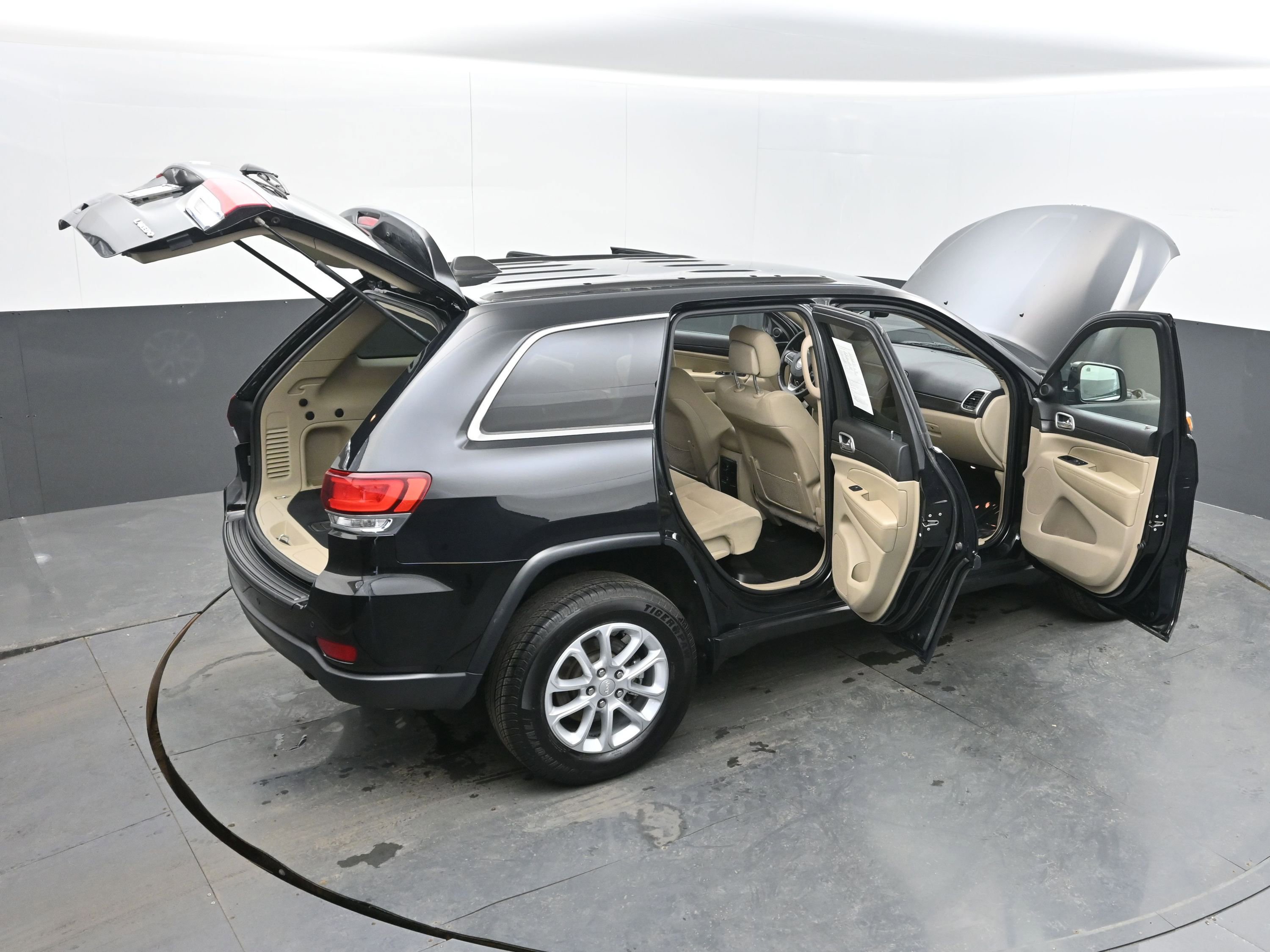 Used 2022 Jeep Grand Cherokee Laredo E image 45
