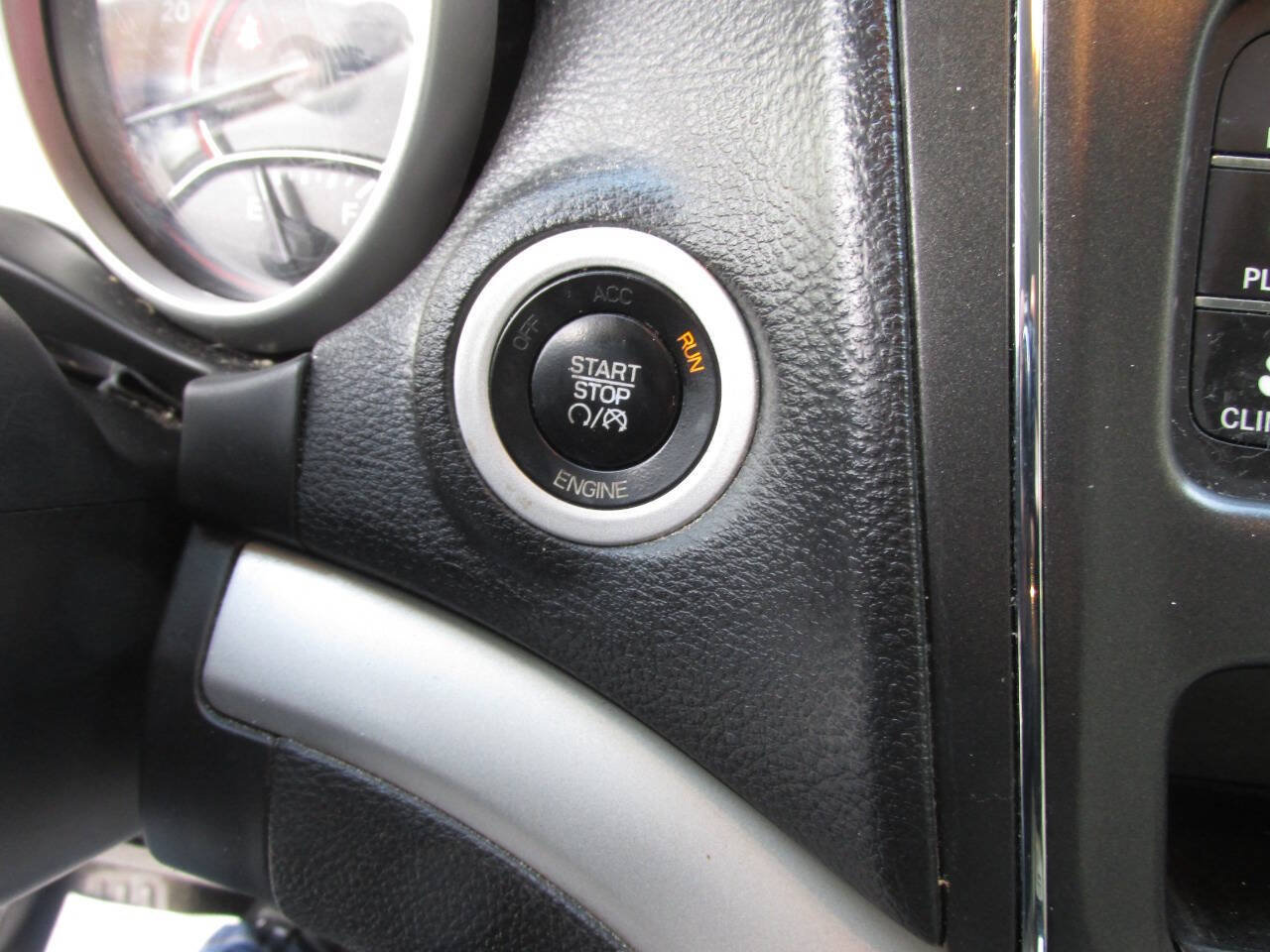 Used 2015 Dodge Journey SXT w/ Flexible Seating Group FWD image 38
