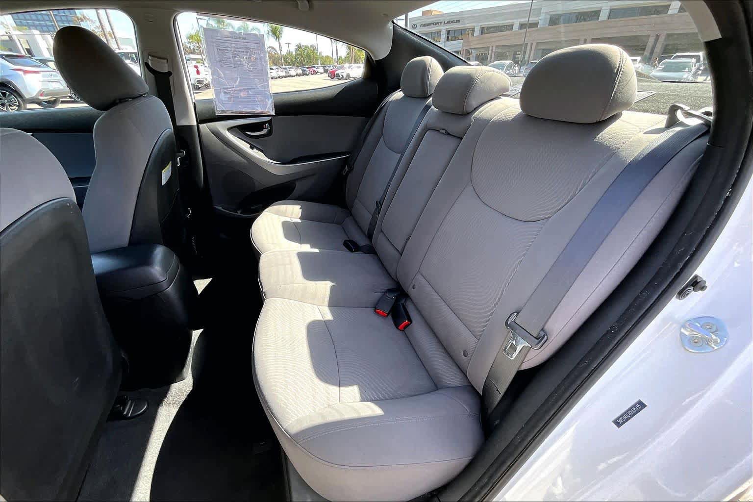 Used 2016 Hyundai Elantra SE FWD image 18
