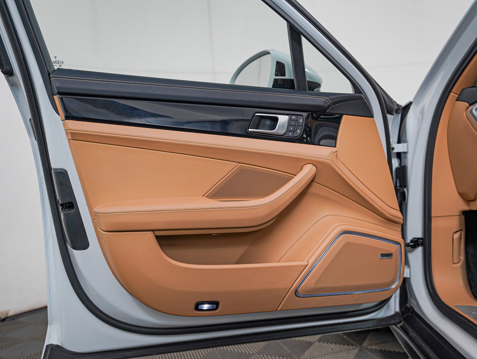 Certified 2023 Porsche Panamera 4S image 25