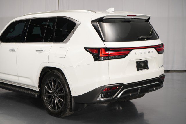 Used 2025 Lexus LX 700h F Sport image 15