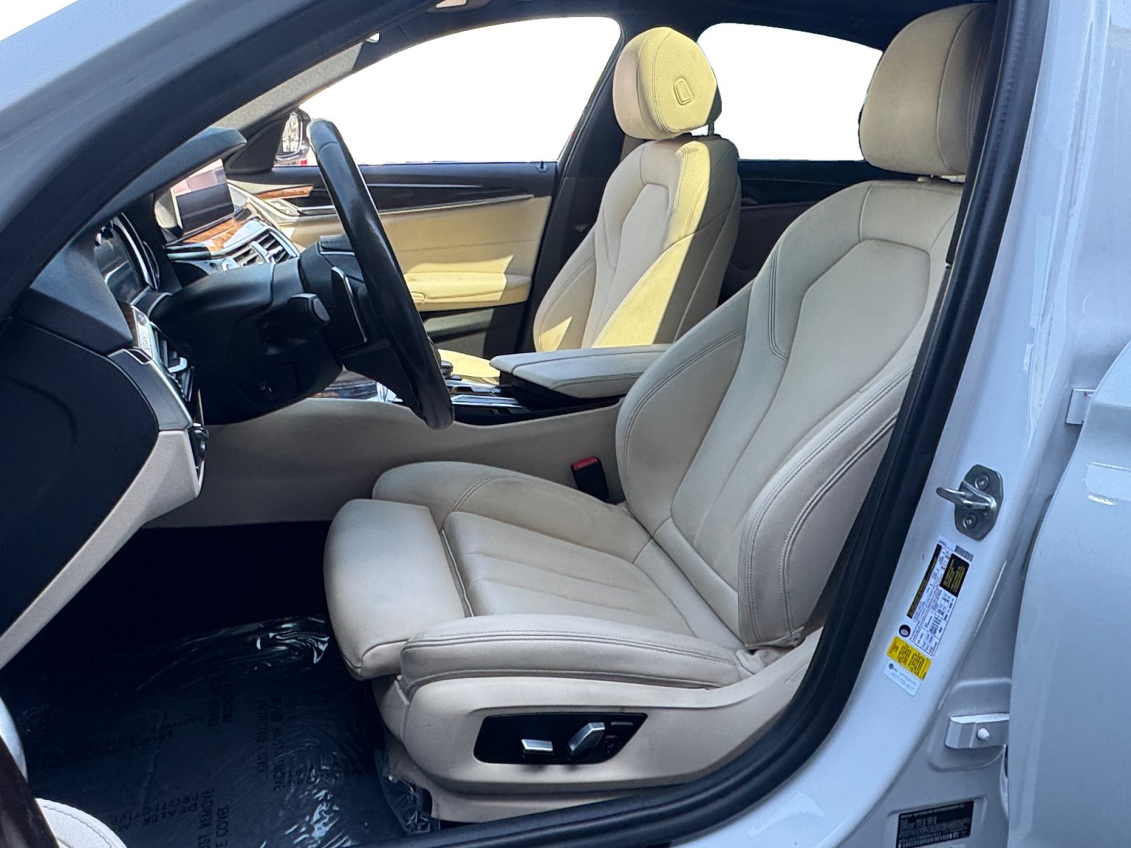 Used 2019 BMW 530i w/ Convenience Package RWD image 9