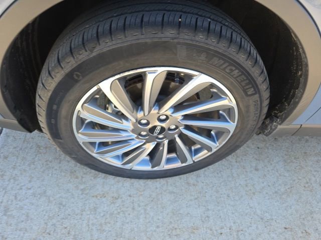 Used 2023 Lincoln Corsair Reserve image 11