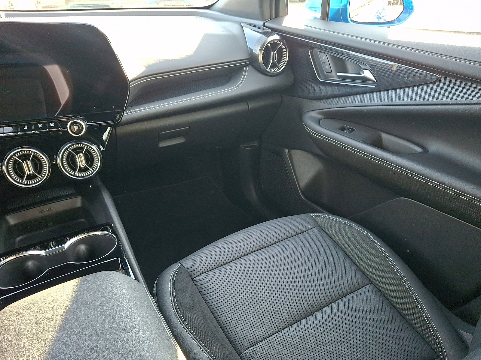 Used 2024 Chevrolet Blazer EV LT image 16