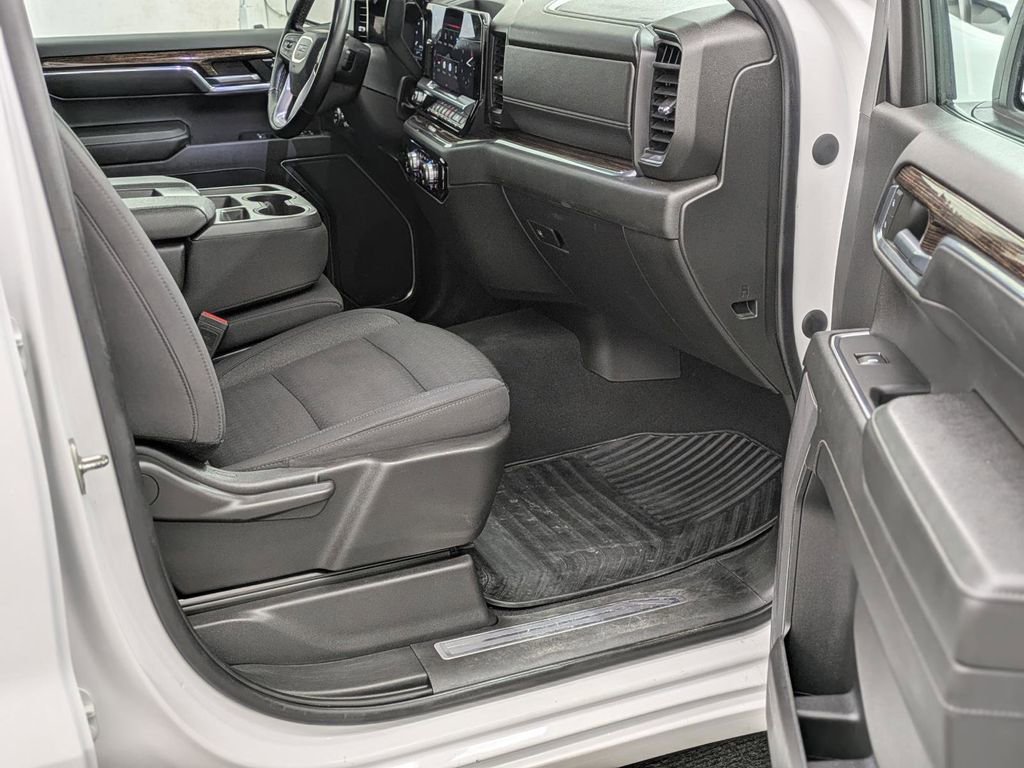 Used 2023 GMC Sierra 1500 SLE w/ Enhanced Capability Package AWD/4WD image 18