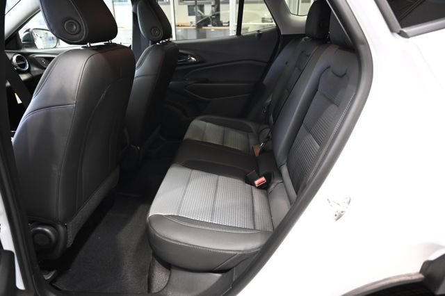 New 2026 Chevrolet Trax LT w/ Sunroof Package FWD image 11