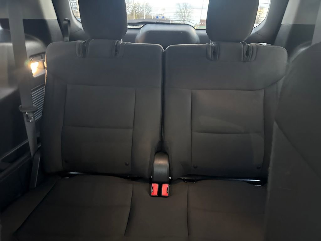 Used 2023 Ford Explorer XLT AWD/4WD image 16