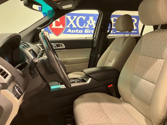 Used 2014 Ford Explorer XLT w/ Equipment Group 201A AWD/4WD image 23