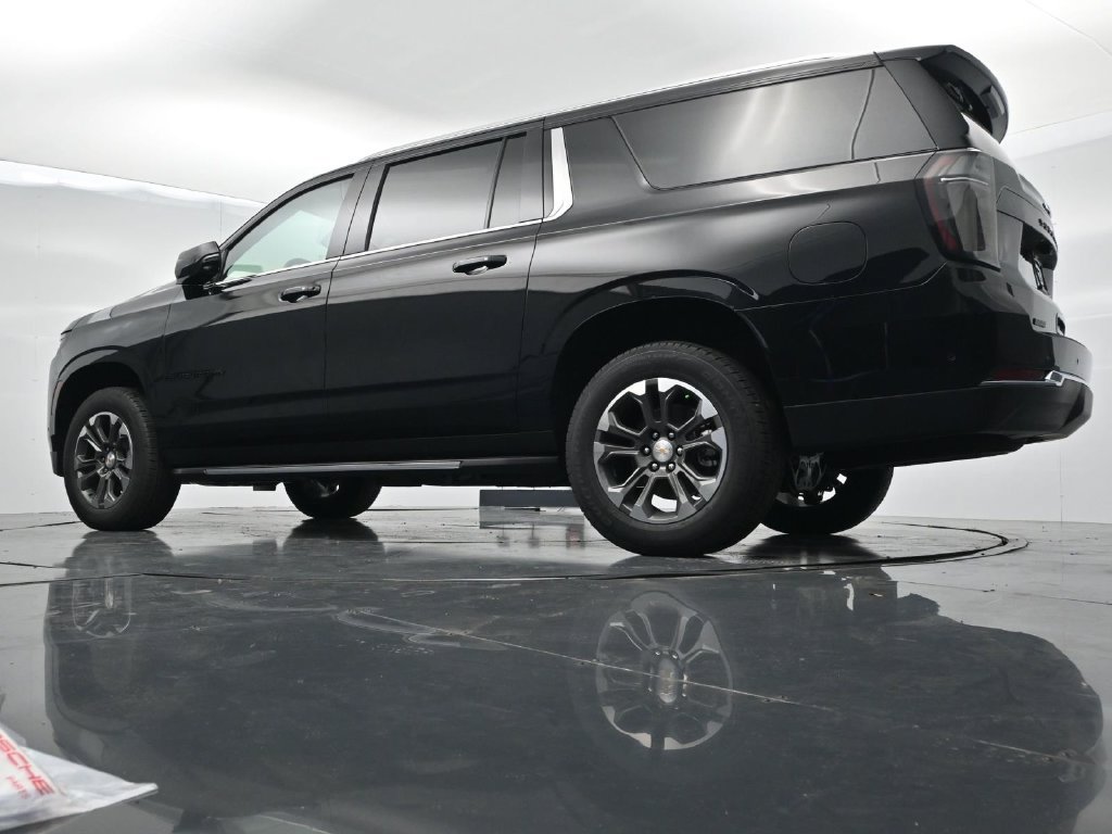 New 2026 Chevrolet Suburban LT w/ Comfort Package RWD image 30