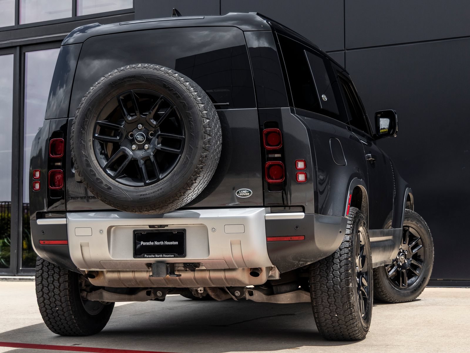 Used 2023 Land Rover Defender 90 S AWD/4WD image 8