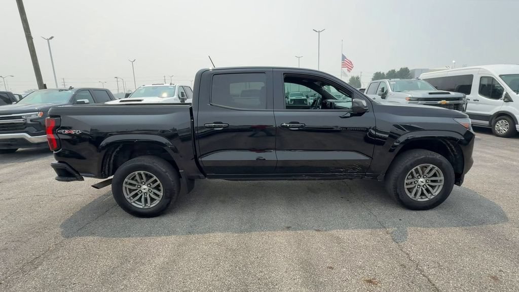 Used 2023 Chevrolet Colorado LT AWD/4WD image 9