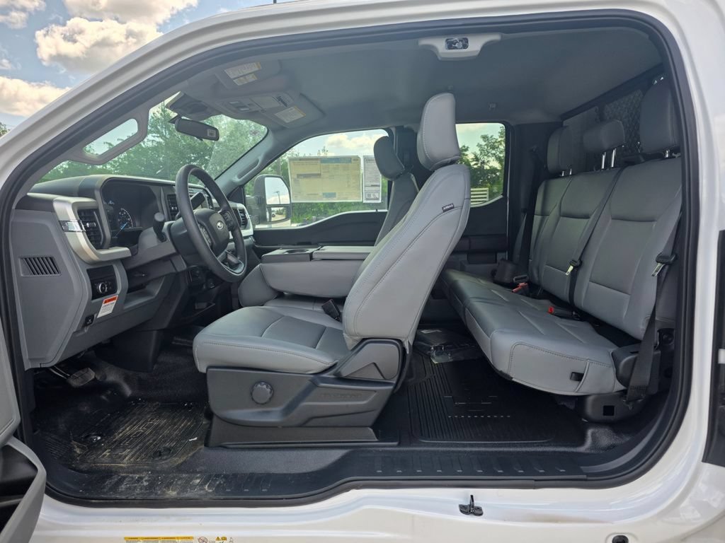 New 2026 Ford F550 4x4 Supercab Super Duty image 22