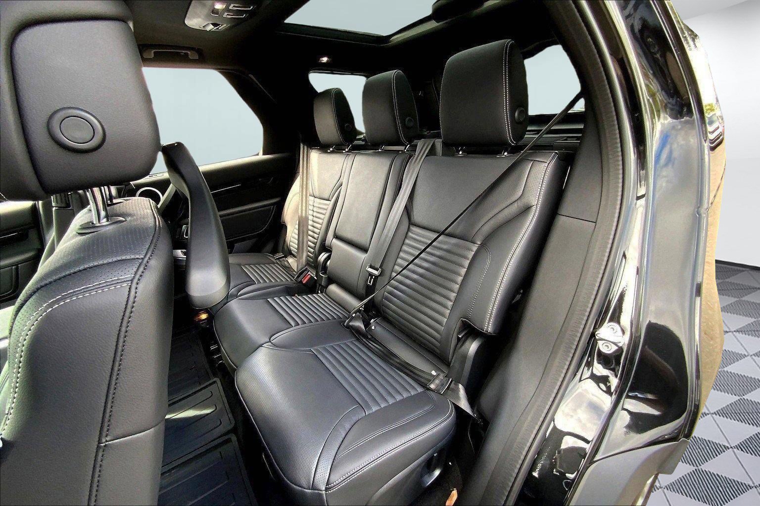 New 2025 Land Rover Discovery S AWD/4WD image 9