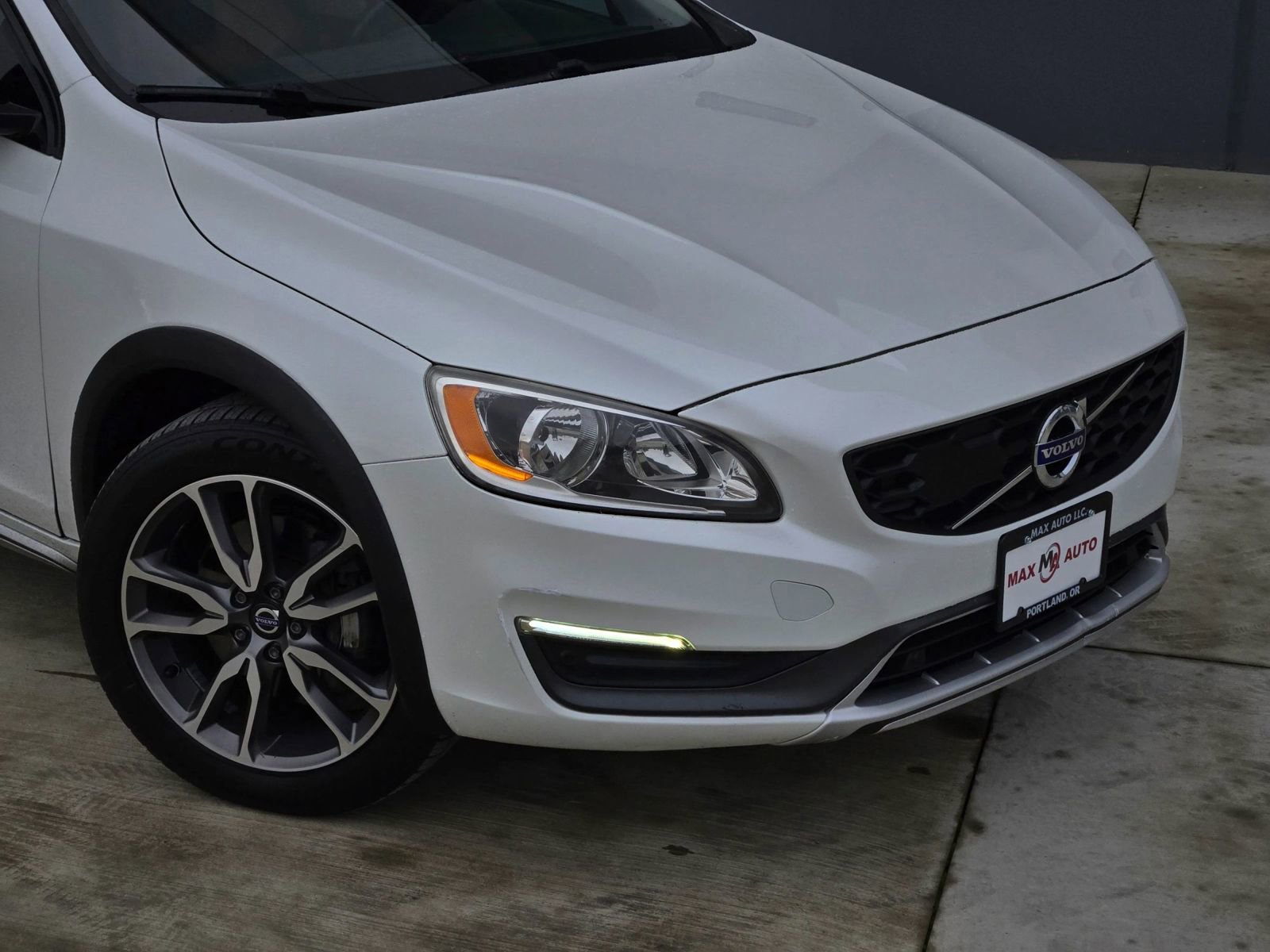 Used 2016 Volvo V60 T5 Cross Country w/ Convenience Package image 39