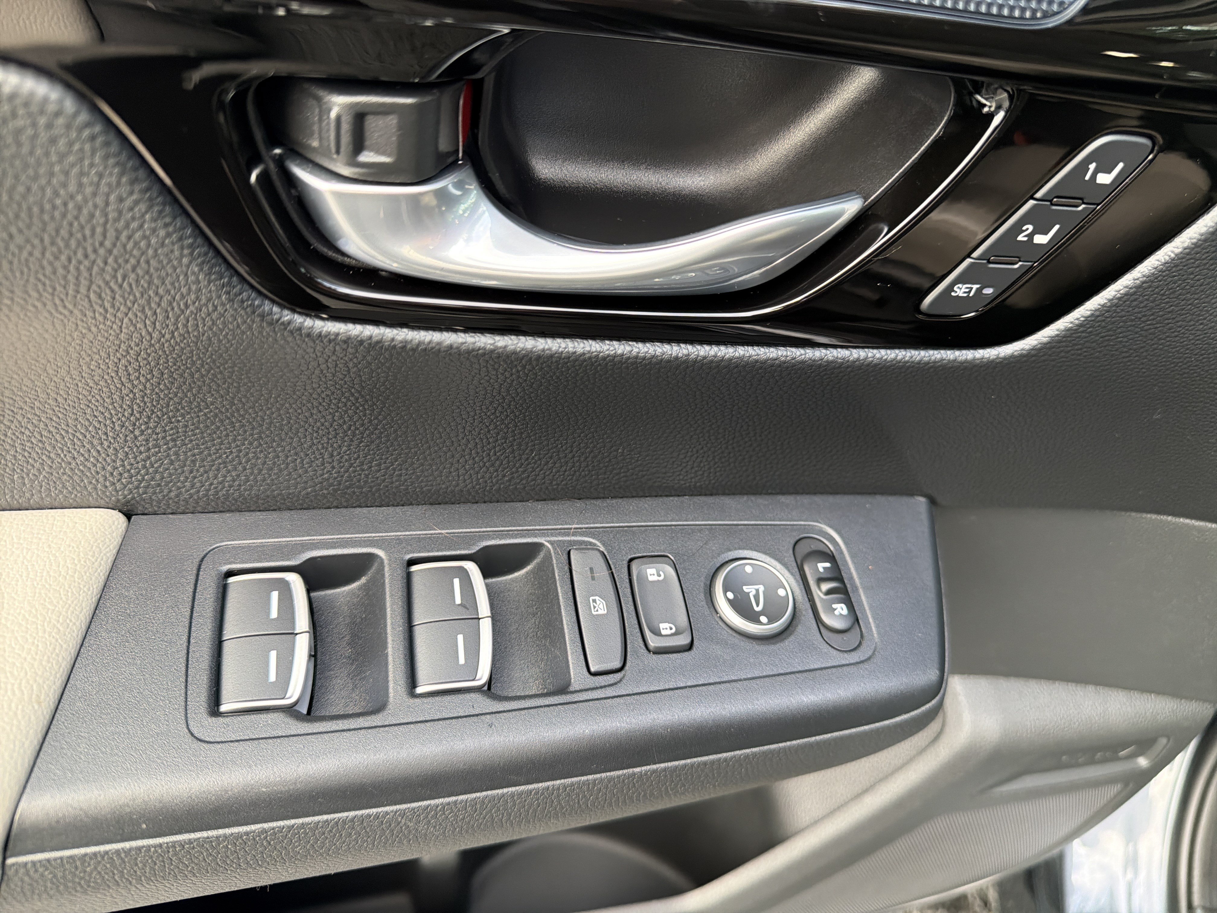Used 2024 Honda CR-V EX-L image 15