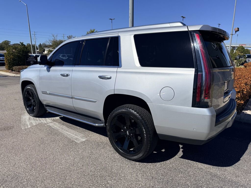 Used 2019 Cadillac Escalade Premium Luxury image 2