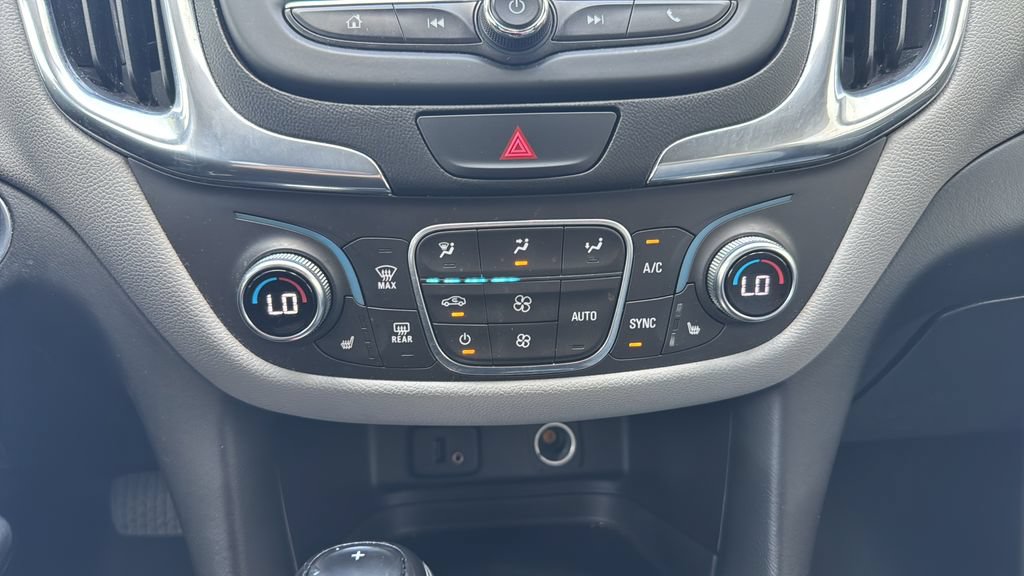 Used 2018 Chevrolet Equinox LT FWD image 24