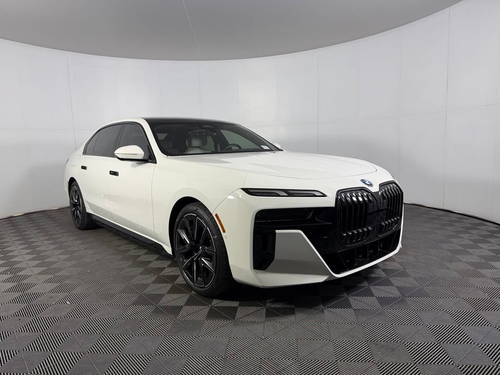 Used 2023 BMW i7 xDrive60 w/ Parking Assistance Package AWD/4WD image 5