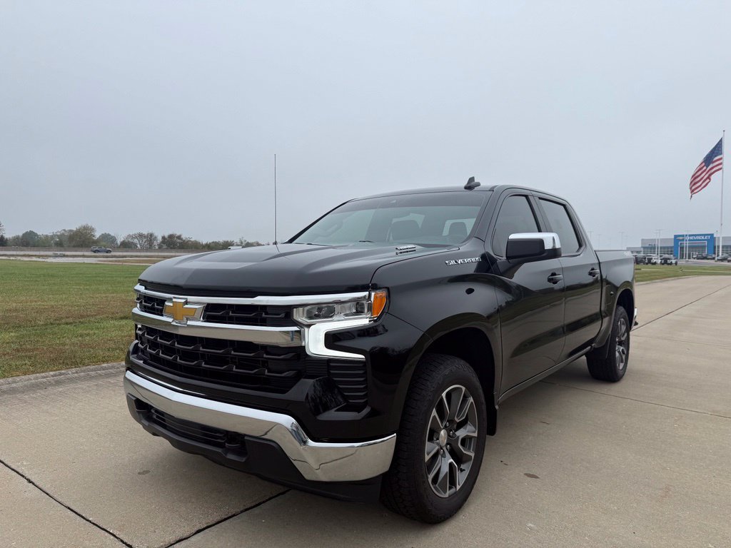 Used 2025 Chevrolet Silverado 1500 LT AWD/4WD image 9