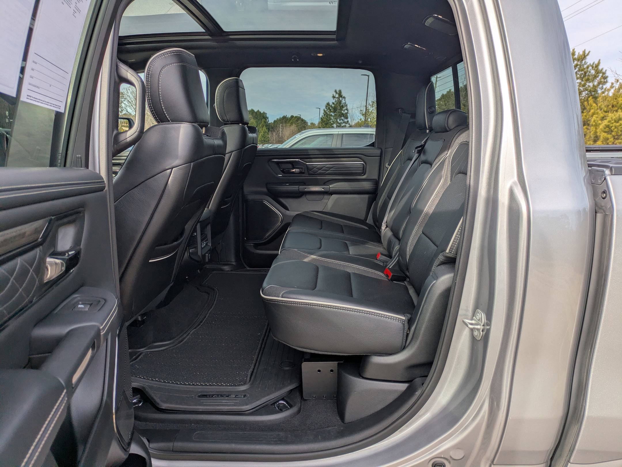 Used 2025 RAM 1500 Limited image 29