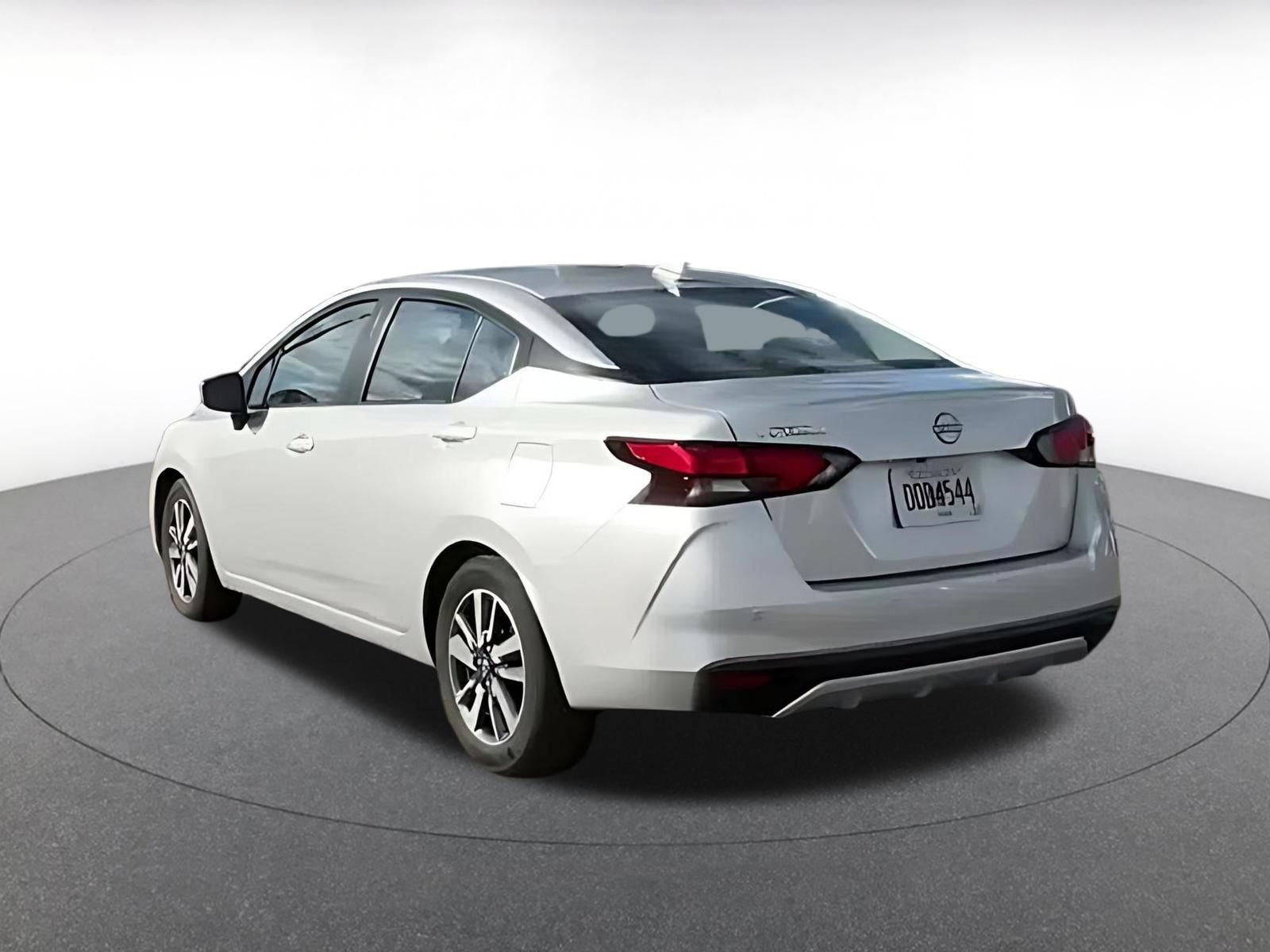 Used 2025 Nissan Versa SV FWD image 10
