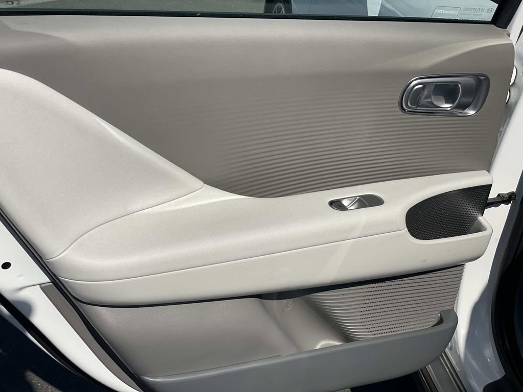 Used 2025 Hyundai Ioniq 6 SEL image 28