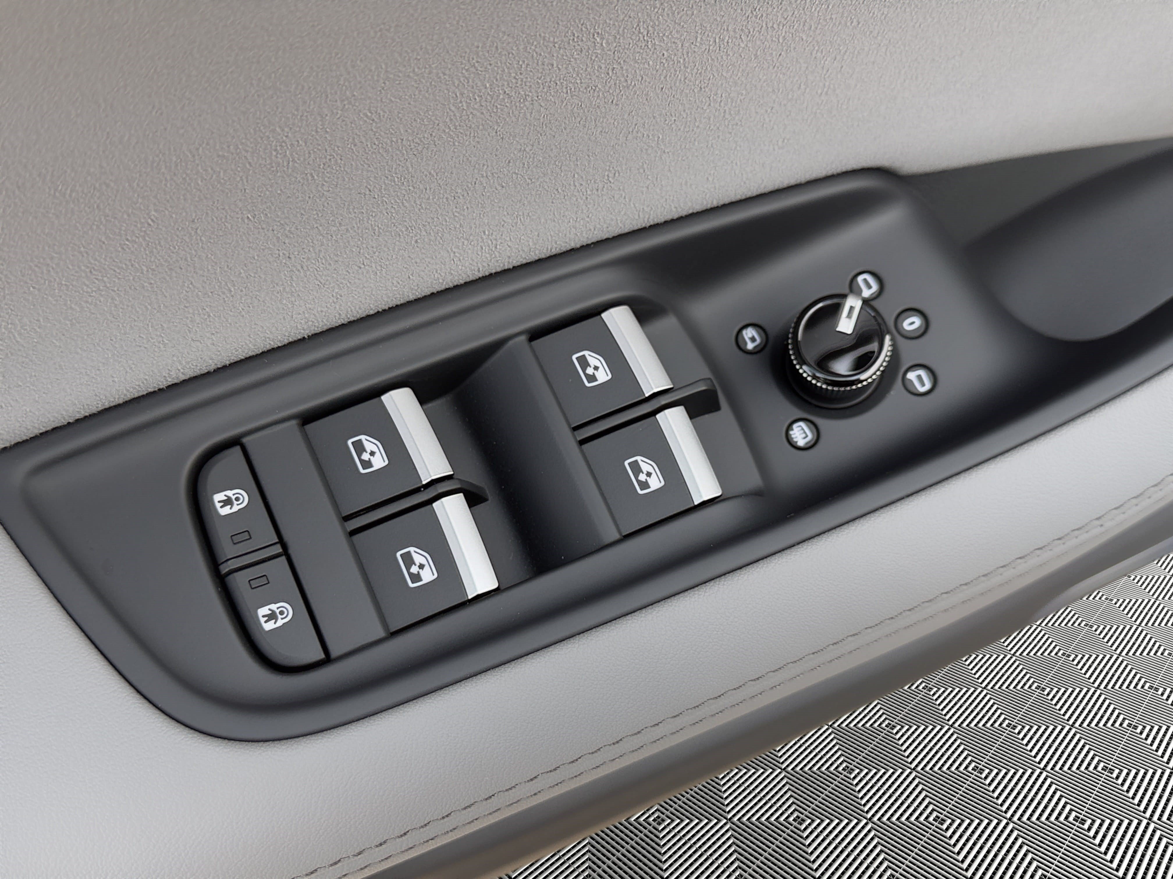 New 2026 Audi SQ8 Prestige AWD/4WD image 15