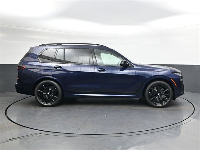 New 2026 BMW X7 M60i image 3