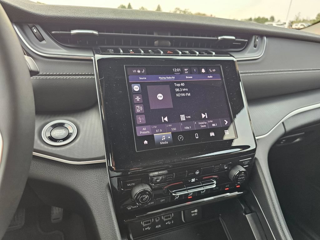 New 2025 Jeep Grand Cherokee L Altitude AWD/4WD image 19