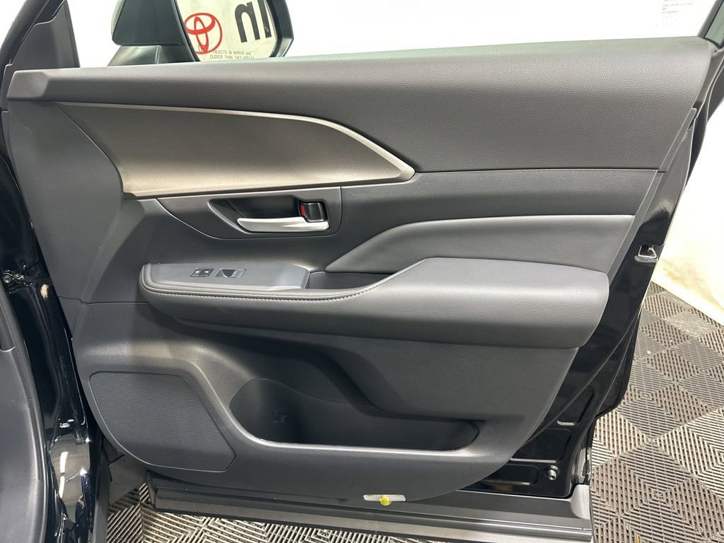 Used 2026 Toyota Grand Highlander XLE image 9