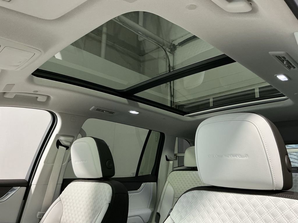 Used 2024 GMC Acadia Denali FWD image 24
