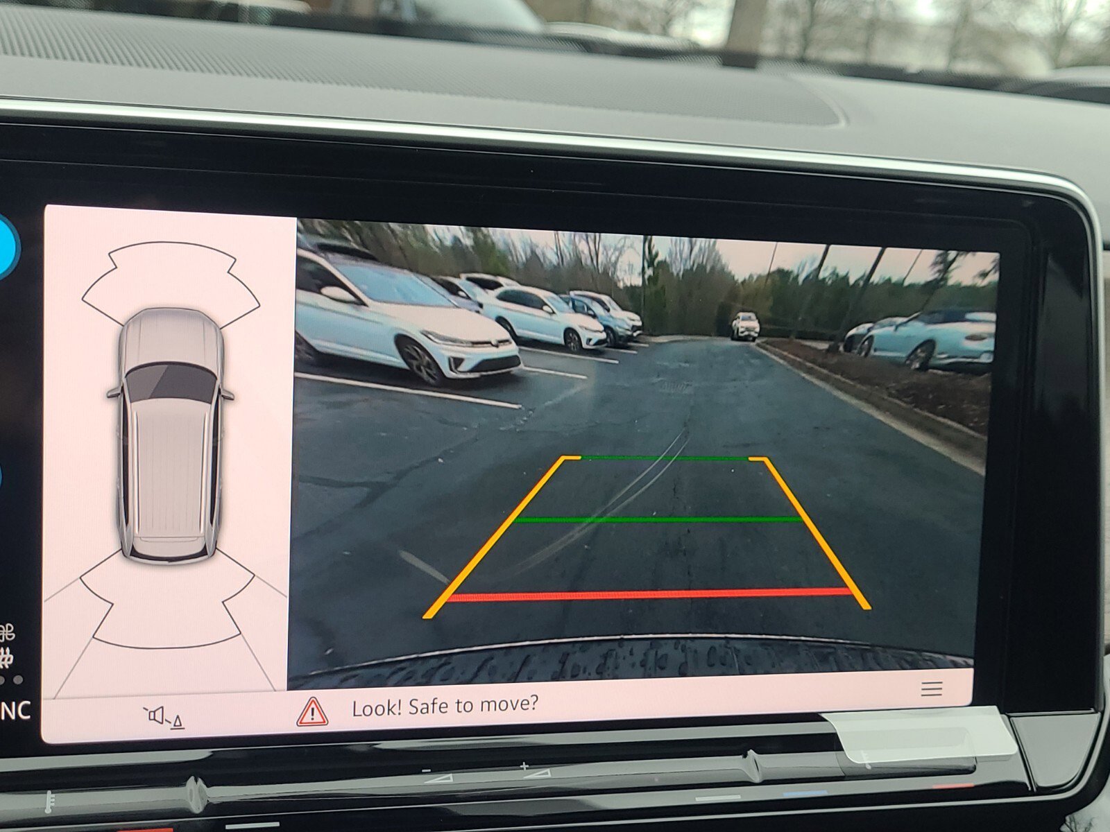 New 2026 Volkswagen Atlas SE image 14