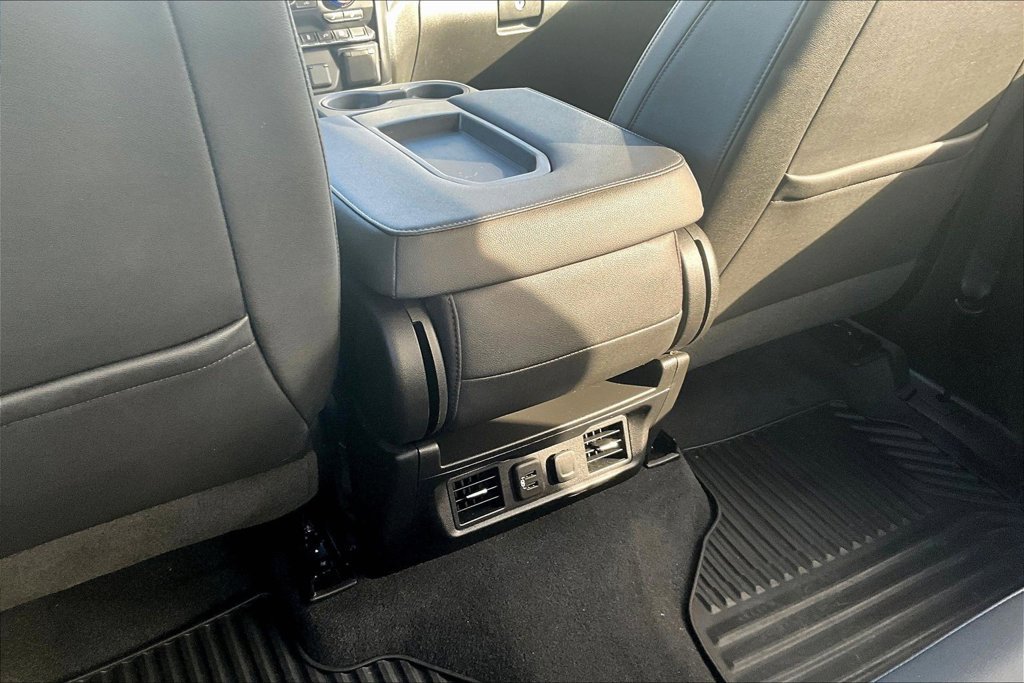 Used 2021 Chevrolet Silverado 1500 LTZ AWD/4WD image 25